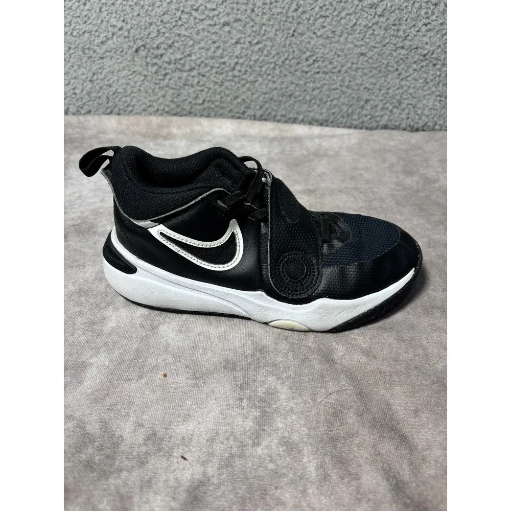Nike Team Hustle D 11 Kids Basketball Shoes Black White DV8994-002 Size 1.5Y